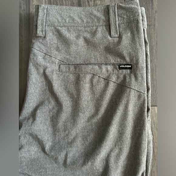 Volcom Other - VOLCOM mens size 33 grey casual shorts